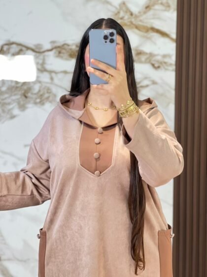 Élégance Marocaine : Djellaba Finesse et Raffinement