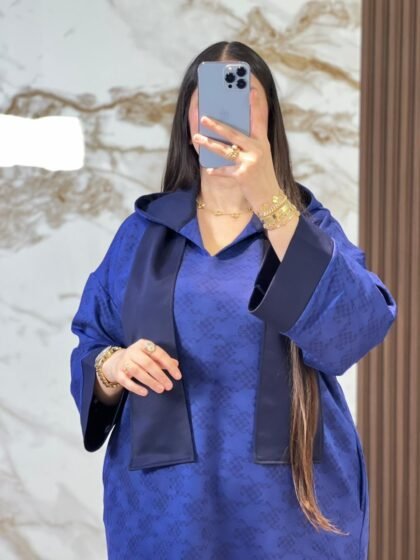 Djellaba Brodée – L’art du Raffinement